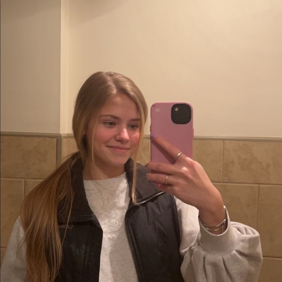 Meet your Posher, Hannah - Picture 3 of 4